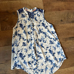 Women's Rewind White Blue Floral Sleeveless Tank Top S